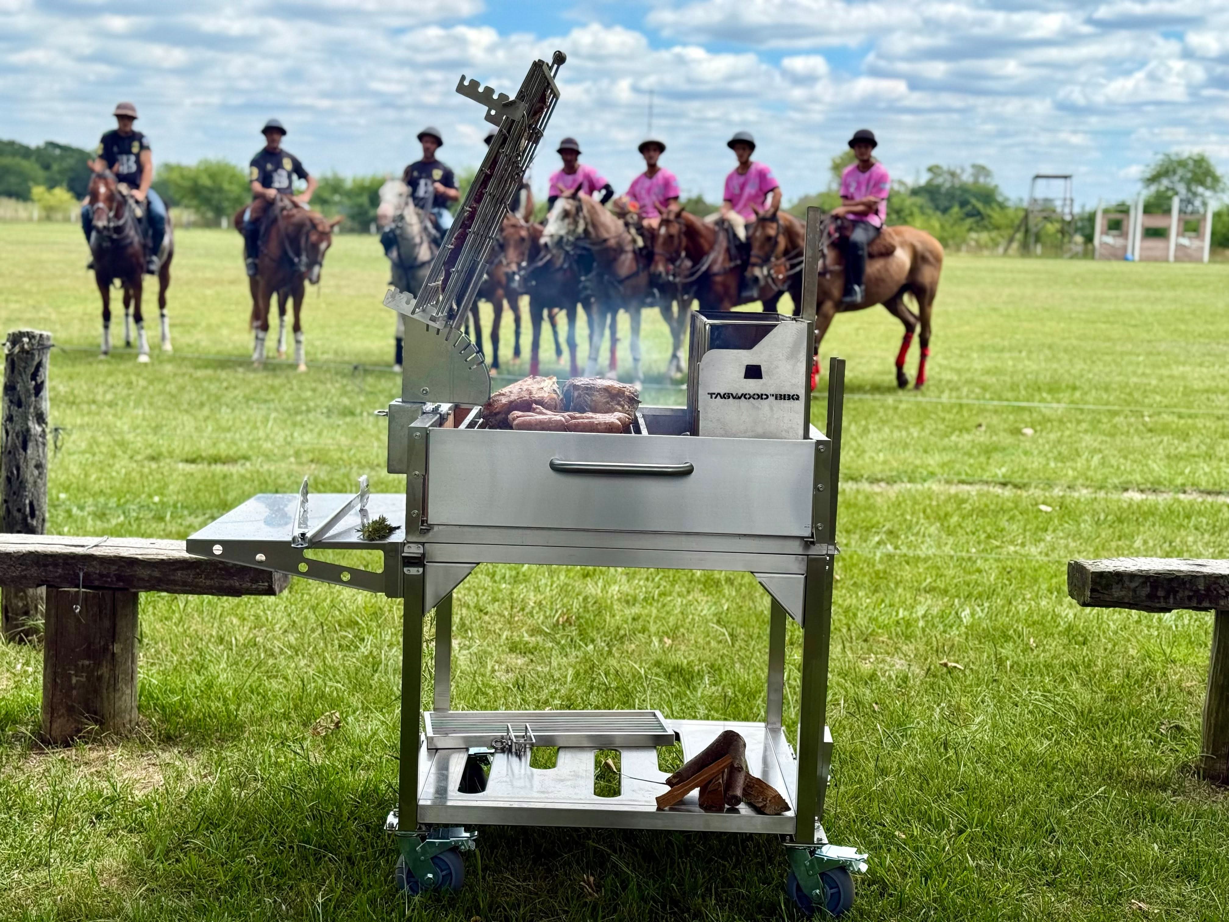 Tagwood BBQ BBQ33SS Argentine clamp grill with firebox in 304 stainless steel