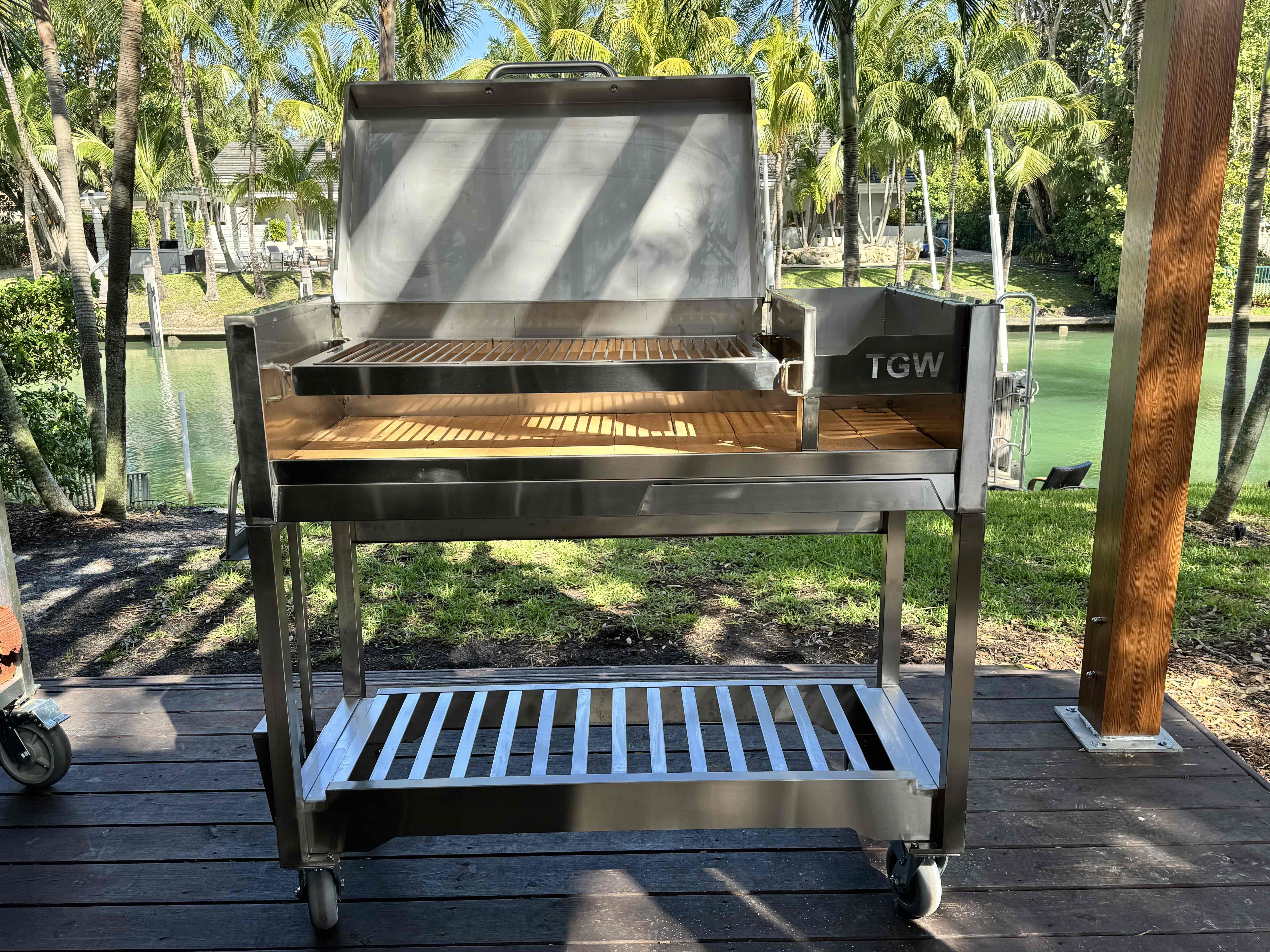 Tagwood BBQ BBQ18SS Chief Series Argentine Santa Maria Grill in stainless steel