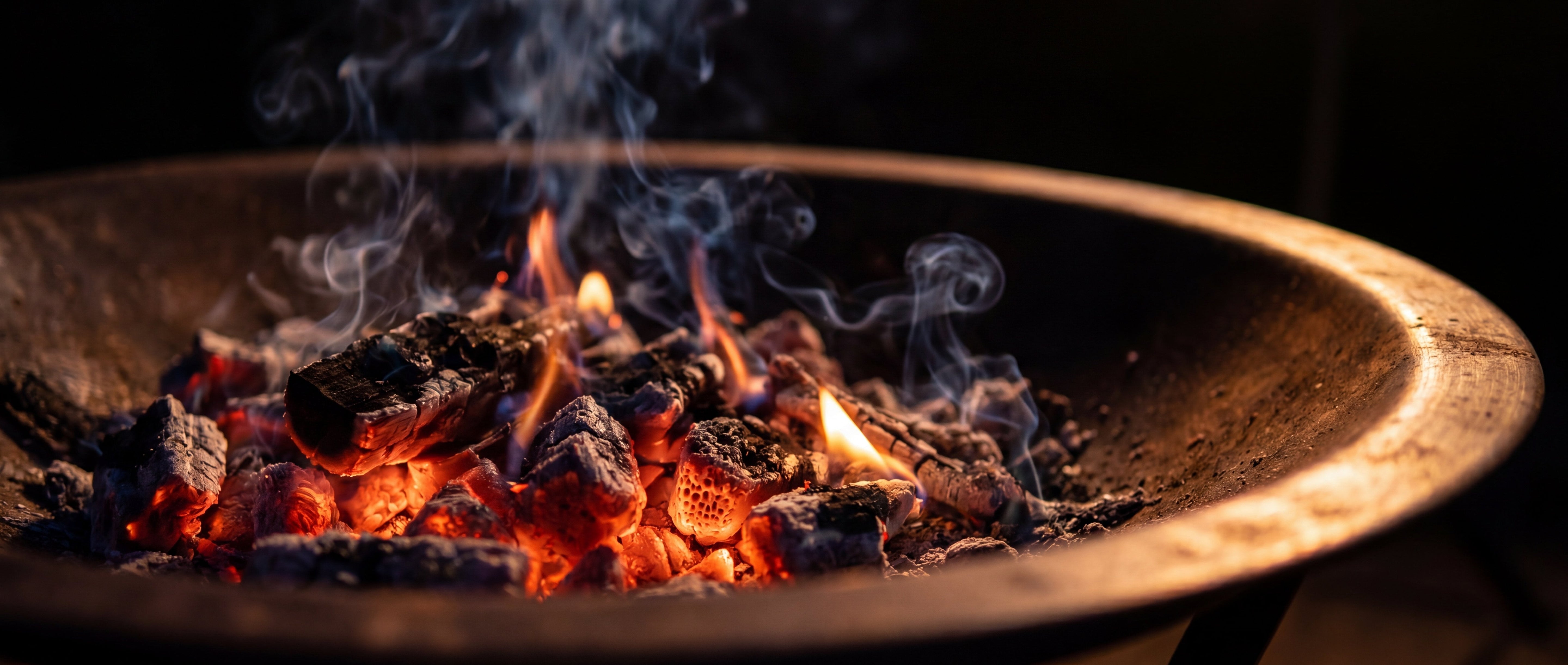 Wood-Burning vs. Propane vs. Natural Gas Fire Pits: How to Choose the Right One