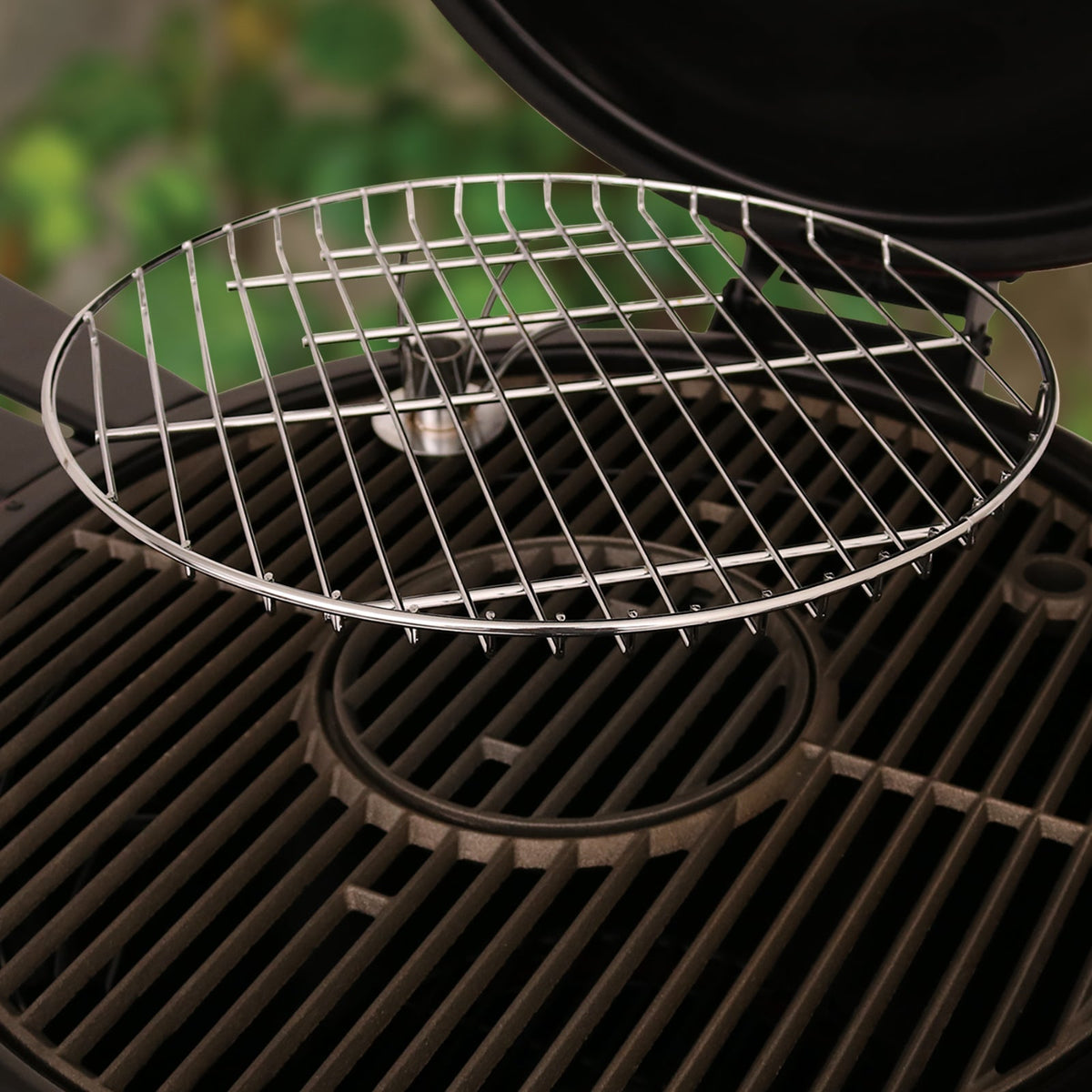 Char-Griller AKORN E16620 cast-iron cooking grates and warming rack