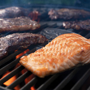 Char-Griller AKORN E16620 graphite kamado grill cooking food