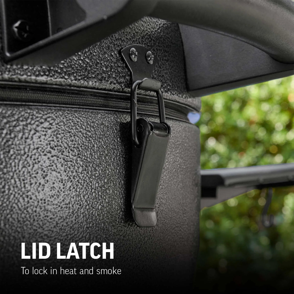 Char-Griller AKORN 6719 locking lid latch detail