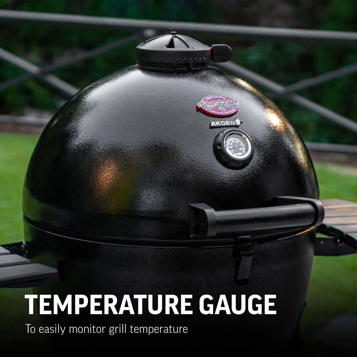 Char-Griller AKORN 6719 200 to 700 degree temperature range
