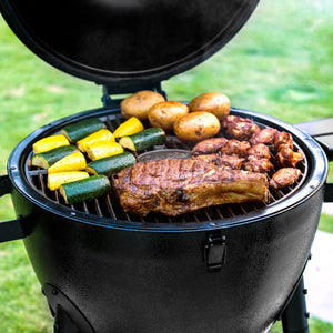 Char-Griller AKORN 6719 kamado grill cooking food