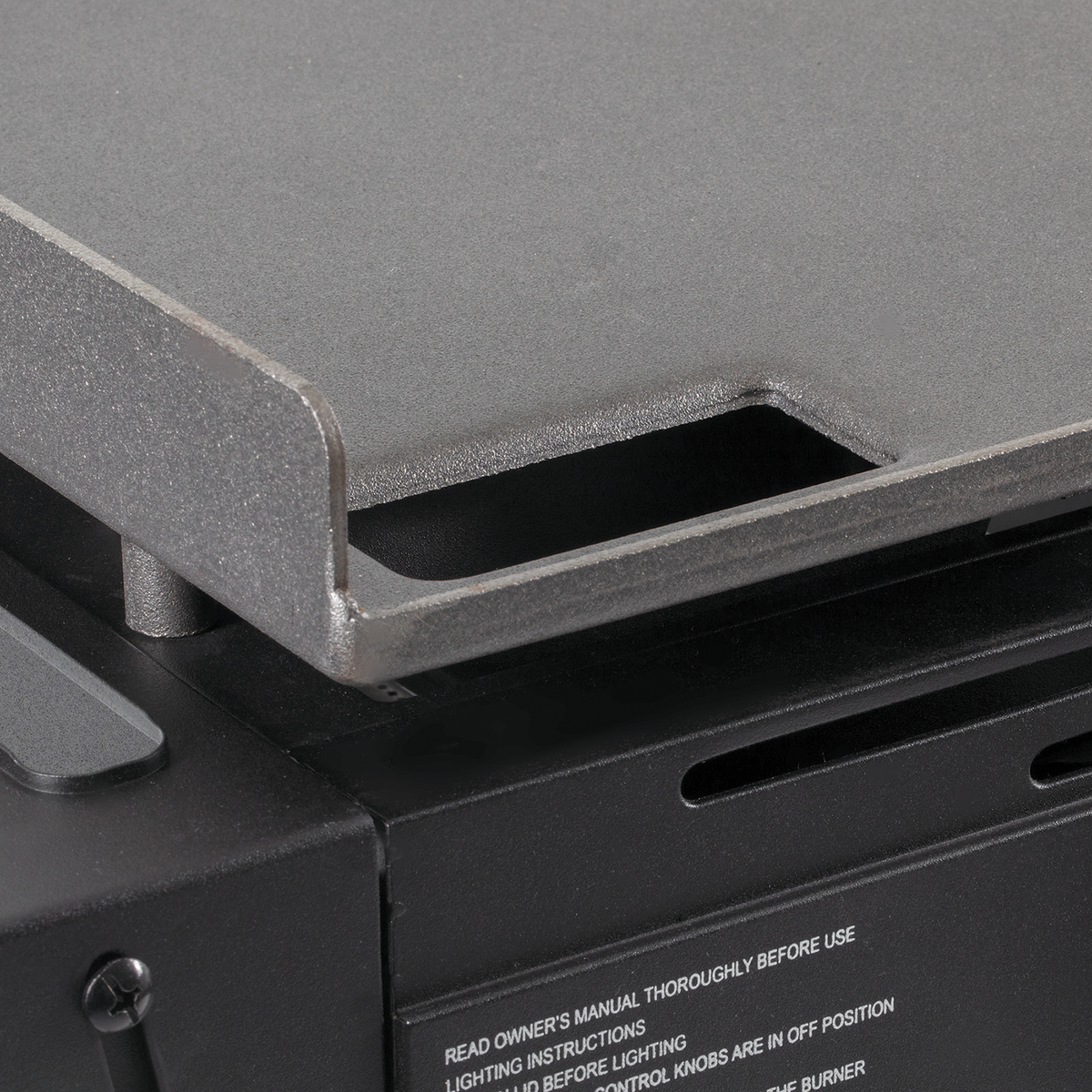 Char-Griller Flat Iron 8128 grease management system detail