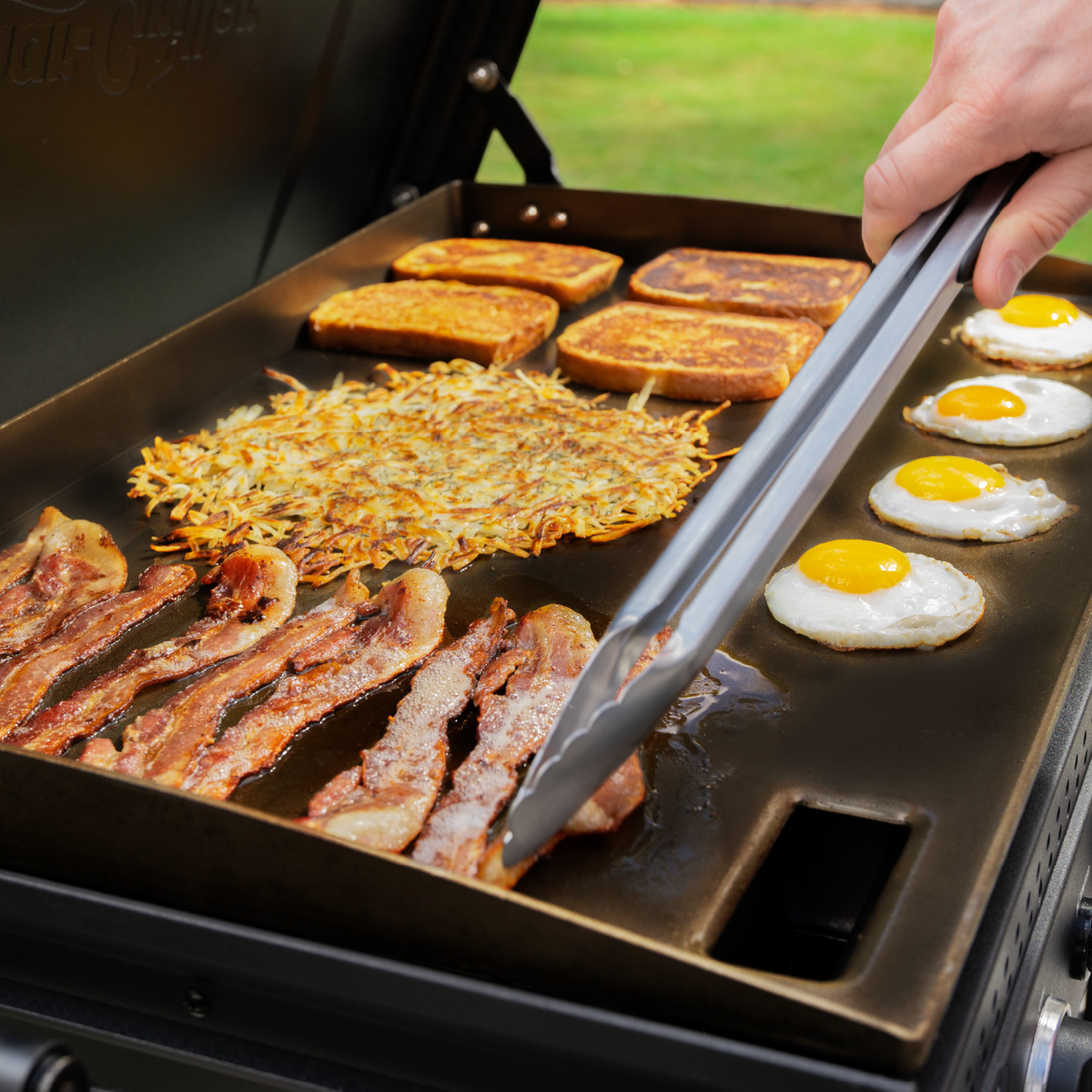 Char-Griller Flat Iron E8428 3-burner griddle cooking breakfast