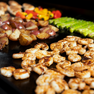 Char-Griller Flat Iron 8536 griddle cooking lunch