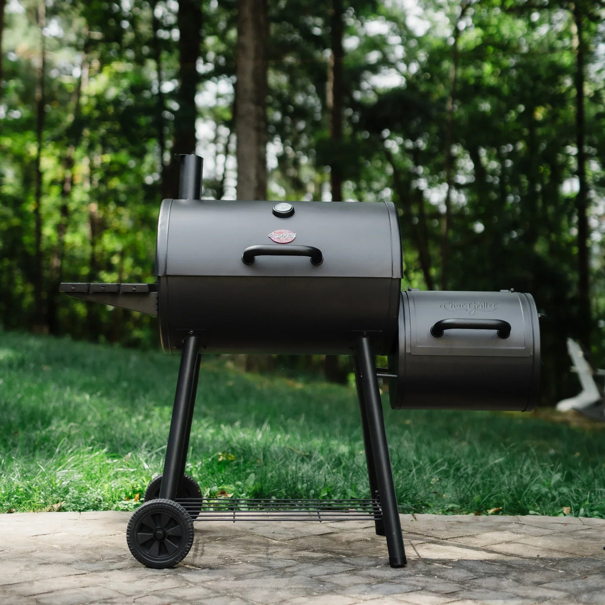 Char-Griller Smokin' Pro CG30044223 outdoor lifestyle view