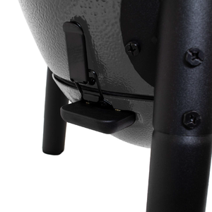 Char-Griller AKORN Jr. E86714 lid latch detail