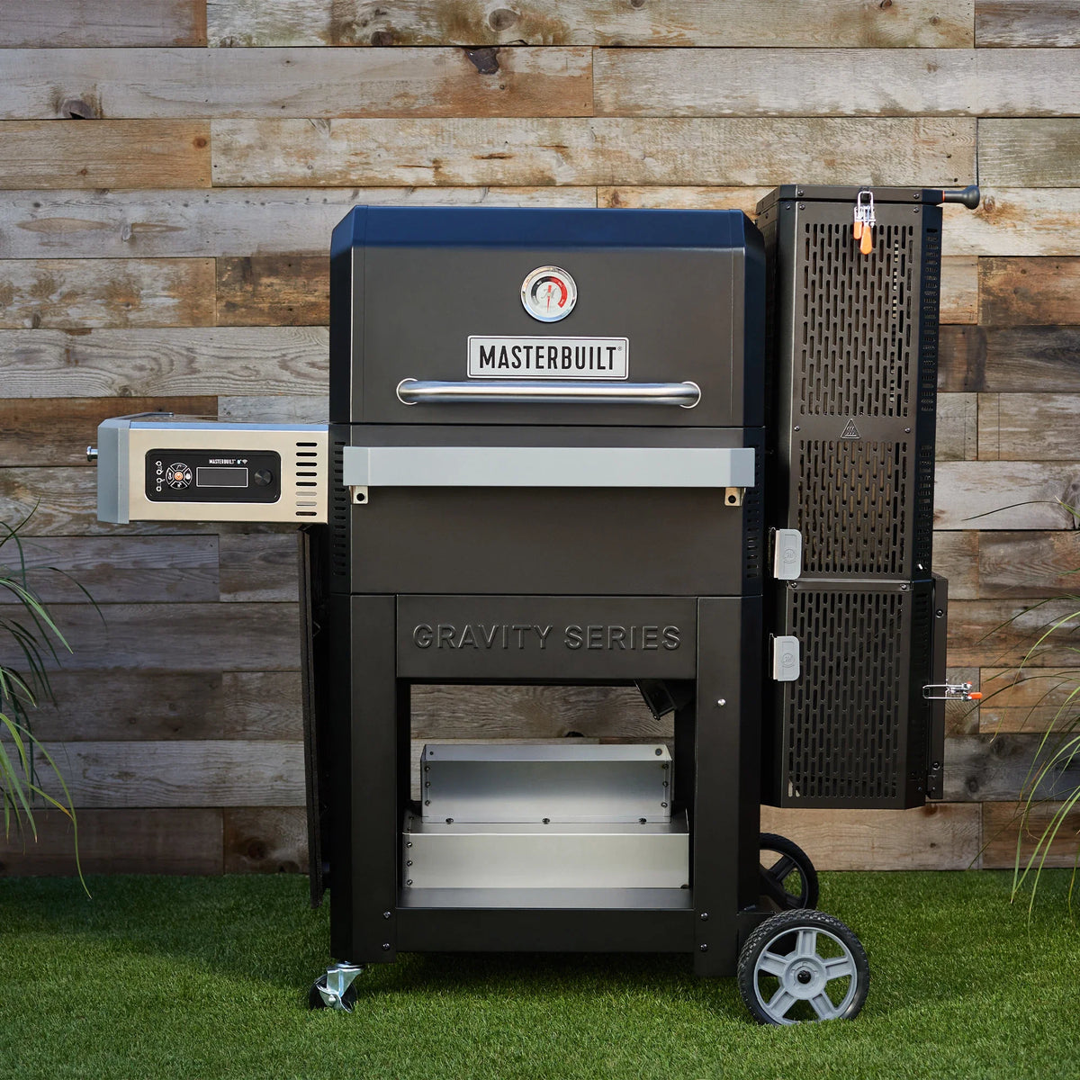 Masterbuilt Gravity Series 800 Charcoal Griddle, Grill & Smoker – alternate product view 9