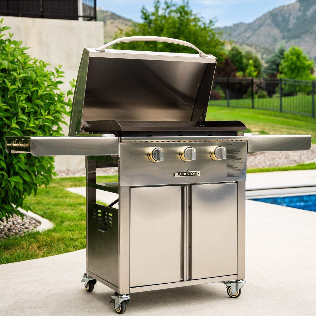 Blackstone Select 28-Inch XL Griddle with Cabinet — poolside patio setting
