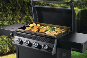 Napoleon Phantom Rogue PRO 30 griddle — Cooking salmon and vegetables