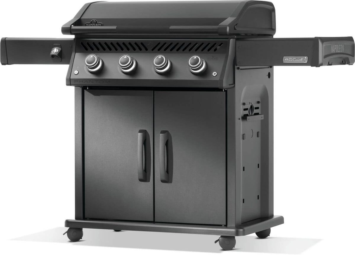Napoleon Phantom Rogue PRO 30 griddle — Angled front view