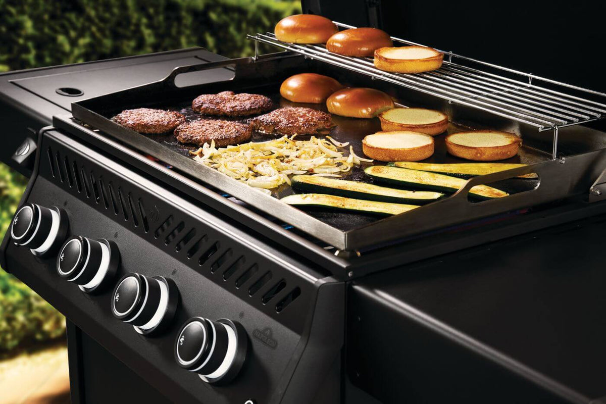 Napoleon Phantom Rogue PRO 30 griddle — Burgers on the cooktop